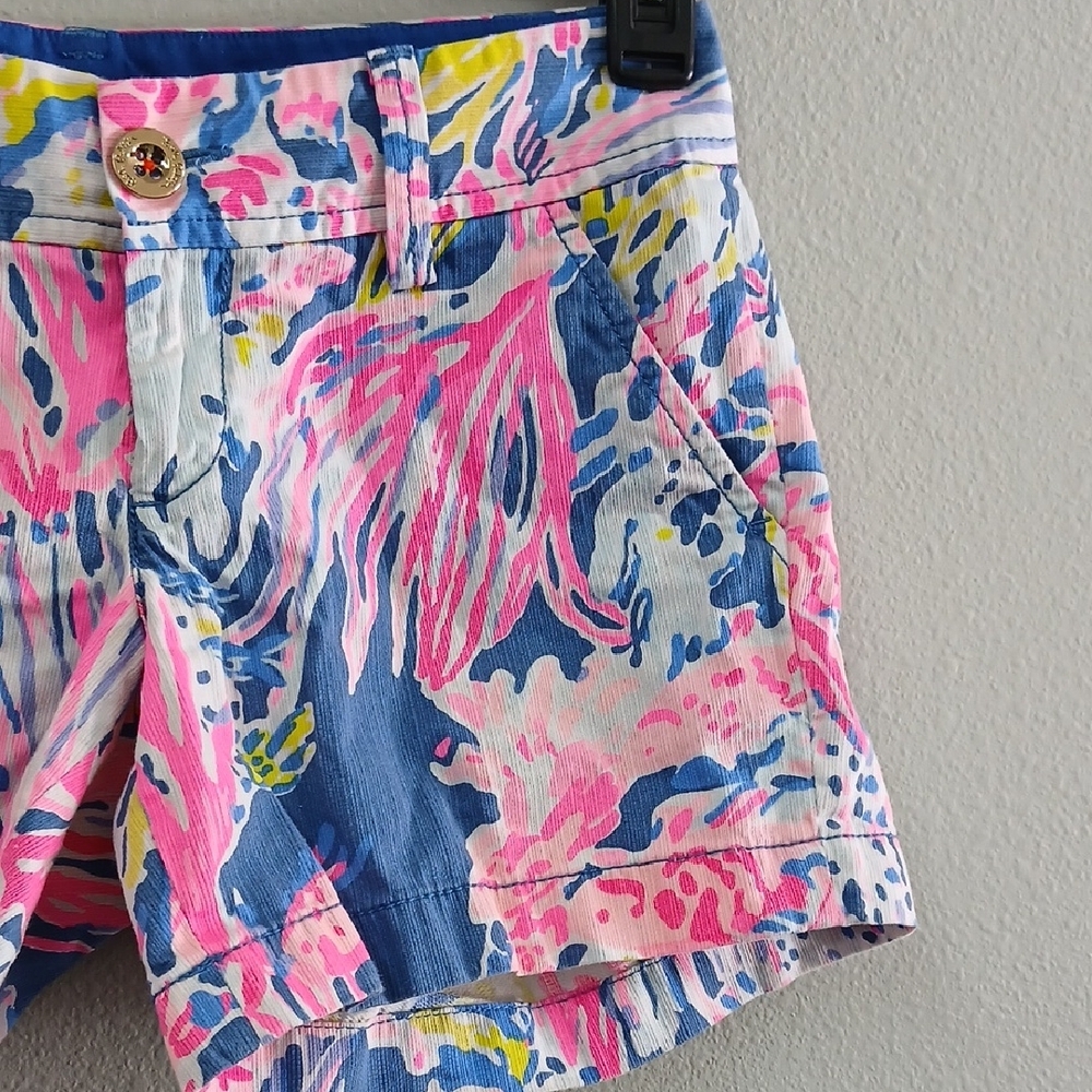 Lilly Pulitzer Callahan Pink and Blue Jean Shorts 00 - Picture 3 of 7